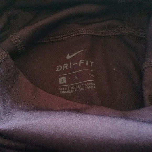 NIKE Pro NWOT Hyperwarm Cinch Neck Top Long-Sleeve Thermal Insulation - Picture 13 of 13